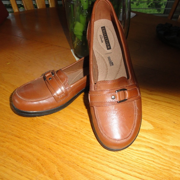 clarks pink loafers